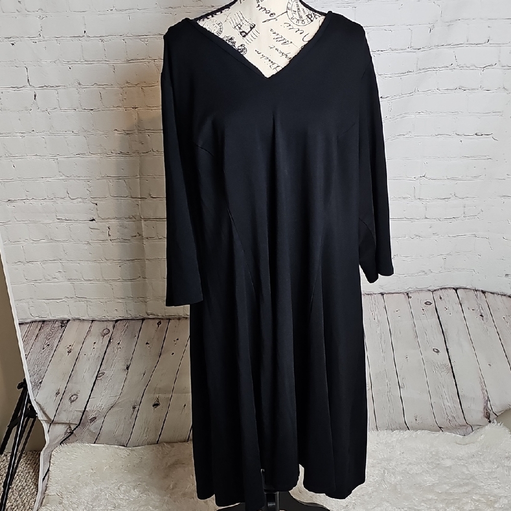 Elegant Black V-Neck Dress